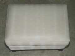 SUMPTUOUS PAiR OF ORIOR FURNITURE LUXURY DESIGNER LEATHER FOOTSTOOLS