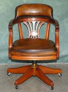 STUNNING VINTAGE FULLY RESTORED HAND DYED BROWN LEATHER CAPTAINS DIRECTORS CHAiR