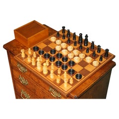 ViNTAGE 1950 ENGLISH PATTERN BOXWOOD & EBONISED CHESS AND DRAFTS PLUS BOARD SET