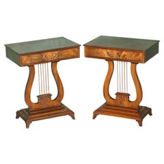 STUNNING PAIR OF REGENCY STYLE HARDWOOD KYRE FORM SiDE END LAMP WINE TABLES