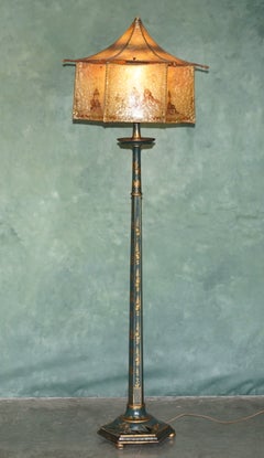 RARE CHiNOISERIE JAPANNED FLOOR LAMP ORIGINAL PAGODA TOP MOTHER OF PEARL SHADE
