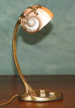 ATTRiBUTED LOUIS MAJORELLE ANTIQUE FRENCH ART NOUVEAU BRASS & SHELL TABLE LAMP