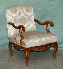 FINE PAIR OF CIRCA 1880 - 1900 ANTIQUE FRENCH WALNUT ARMCHAIRS WiTH SILK DAMASK