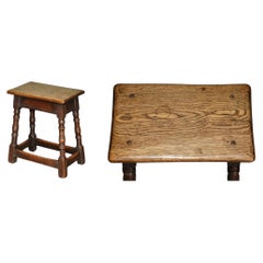 FINE 17TH CENTURY CIRCA 1680 ENGLISH OAK JOINT STOOL WiTH TURNED LEGS