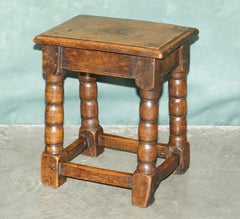 FINE LATE 17TH / EARLY 18TH CENTURY ENGLISH OAK BOBBIN TURNED JOiNT STOOL C.1700