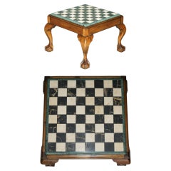 ANTIKER SCHACH-SPIELTISCH IM CHIPPENDALE-STIL AUS MARMOR MIT KUGEL- UND KLAUENFÜSSEN