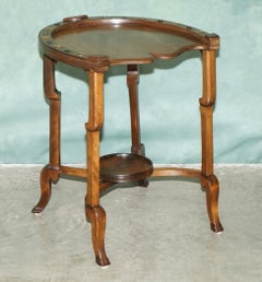 TABLE D'APPOINT VICTORIENNE RARE EN FORME DE FER À CHEVAL, SYMBOLE DE BONNE CHANCE POUR LES COURSES HIPPIQUES ET LES PARIS, VERS 1900