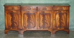 STUNNING VINTAGE FLAMED HARDWOOD BREAKFRONT FOUR DOOR FOUR DRAWER SiDEBOARD