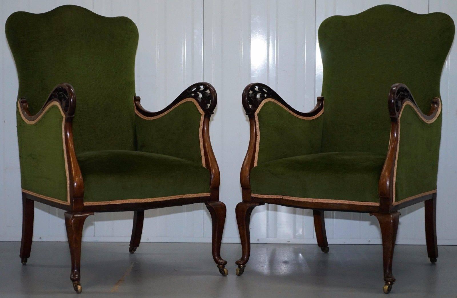 Wimbledon-Furniture

Wimbledon-Furniture is delighted to offer for sale this original fully stamped Cornelius V Smith London Victorian Cabinet maker circa 1860 mahogany framed with green velvet upholstery three piece suite

Please note the delivery