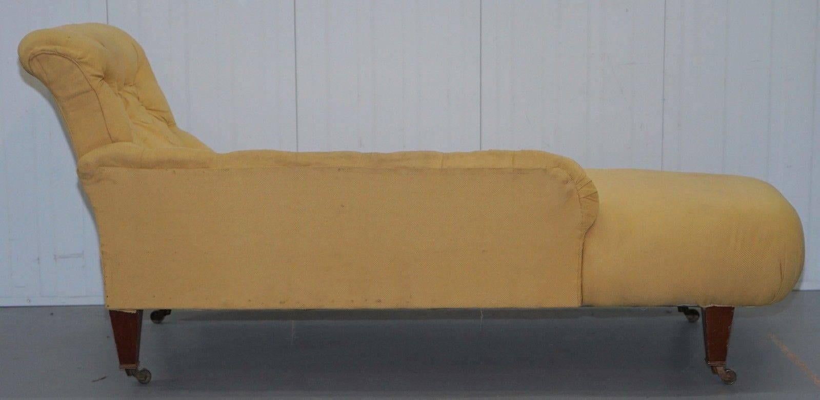 Victorian Original Period Howard & Sons Fully Stamped with Castors Chaise Lounge Daybed