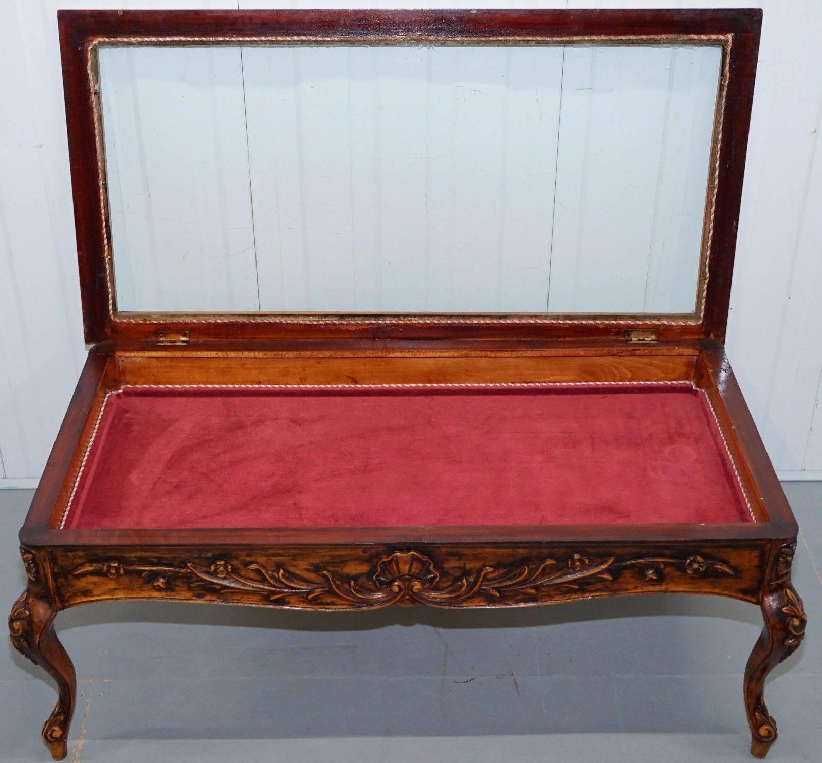 Rococo Rare Pair of Carved Wood Display Cabinet Case Coffee Table & Matching Side Table