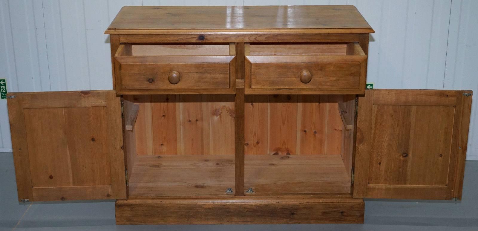 British Lovely Vintage Farmhouse Country Solid Pine Sideboard Cupboard with Drawers