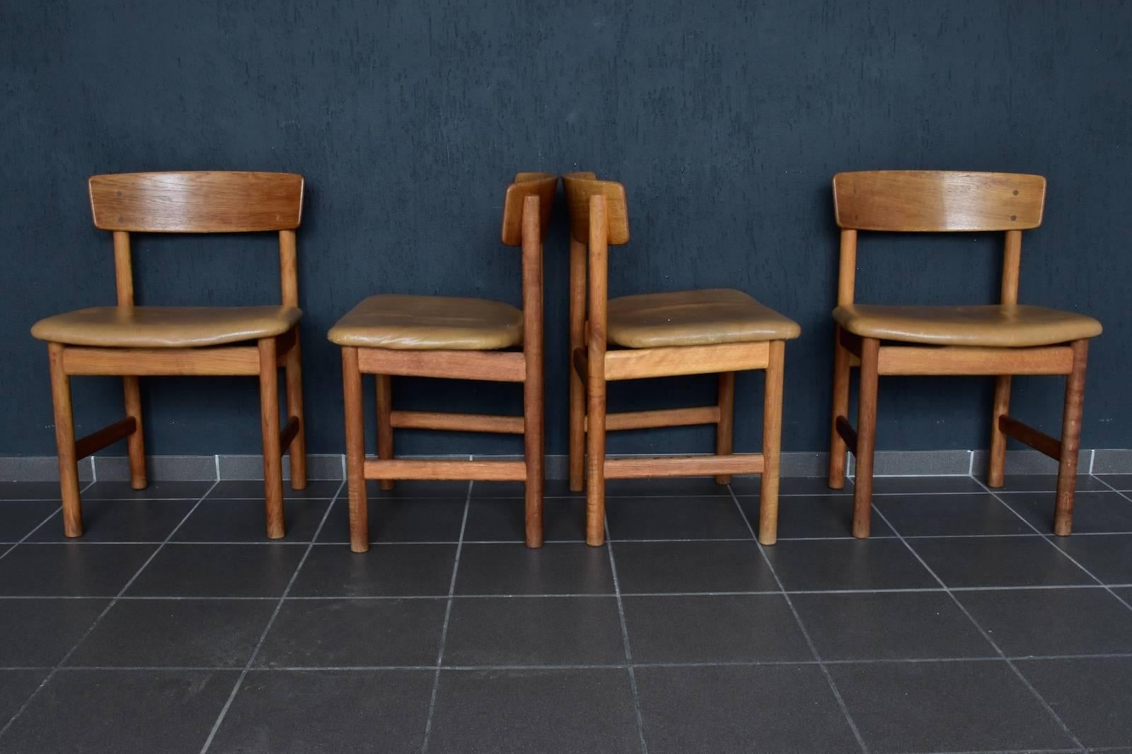 Set of Four Børge Mogensen Chairs, Produced by Fredericia Furniture In Good Condition In Krefeld, DE