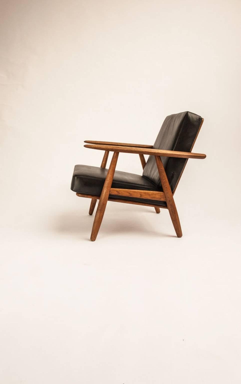 Danish Cigar Chair by Hans J. Wegner, Model GE290/4