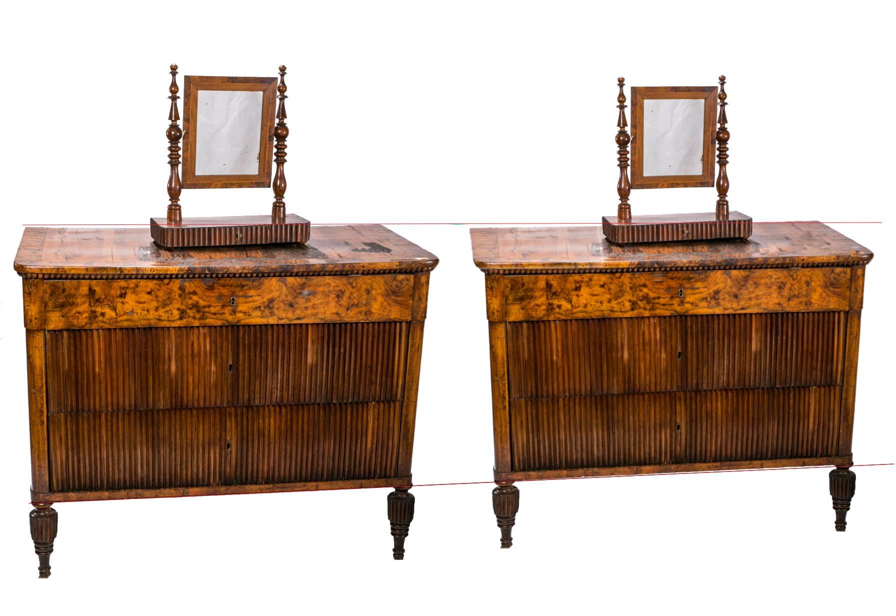 Pair of chests of drawers 