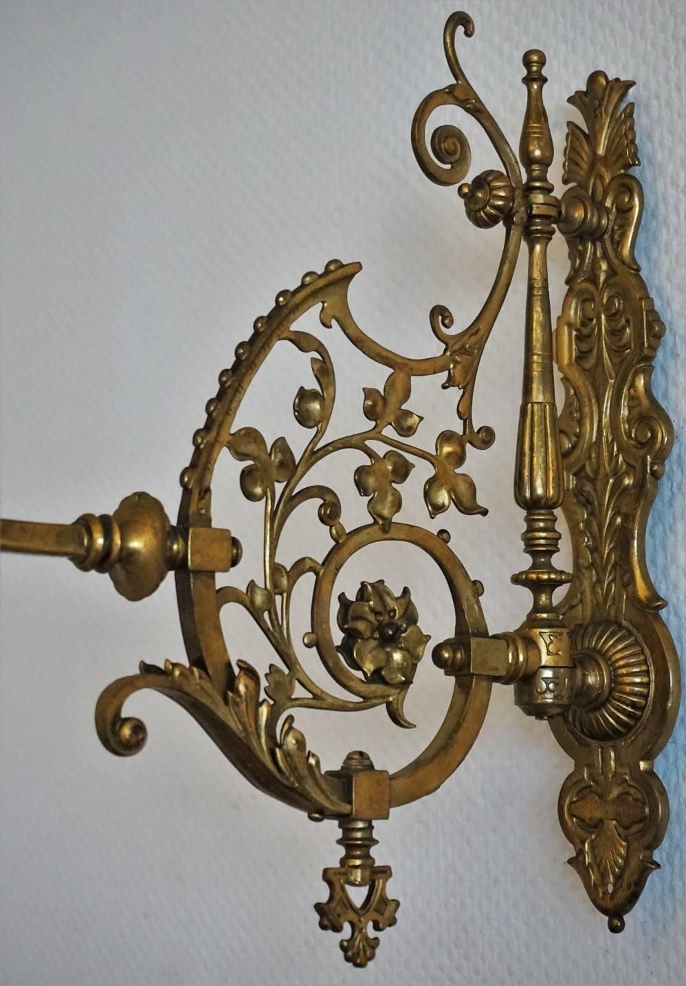 Early 20th Century Pair of Bronze Wall Sconces In Good Condition In Frankfurt am Main, DE