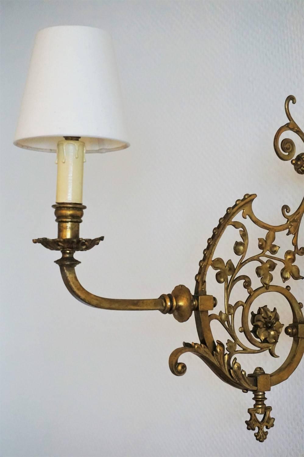 Early 20th Century Pair of Bronze Wall Sconces 1