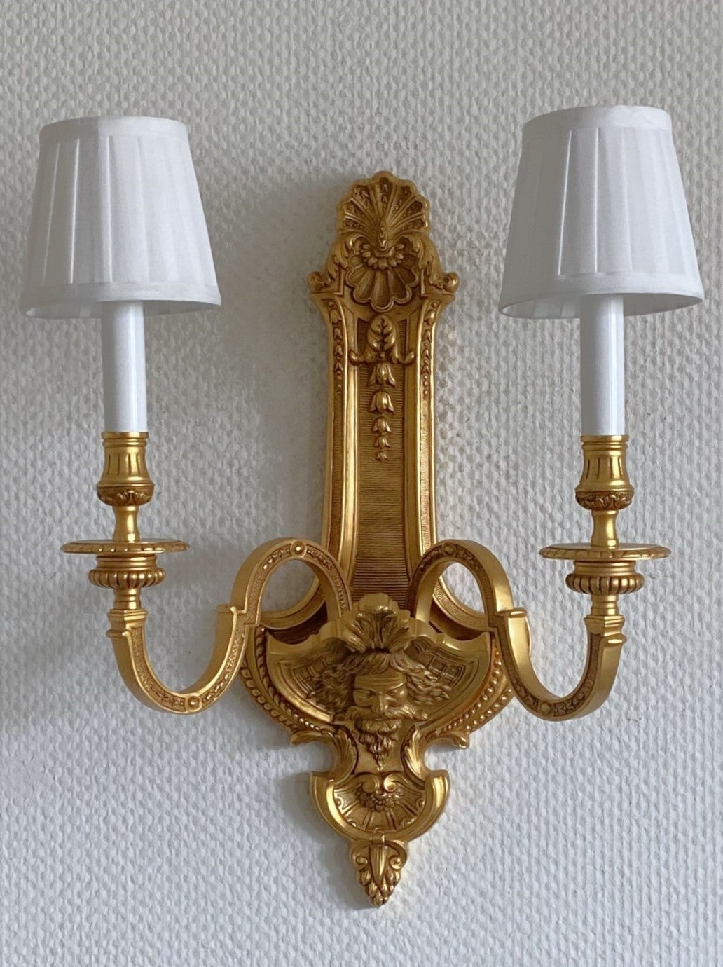 French Louis XV Style Gilt Bronze Sconce Wall Light, France 1920-1929 For Sale