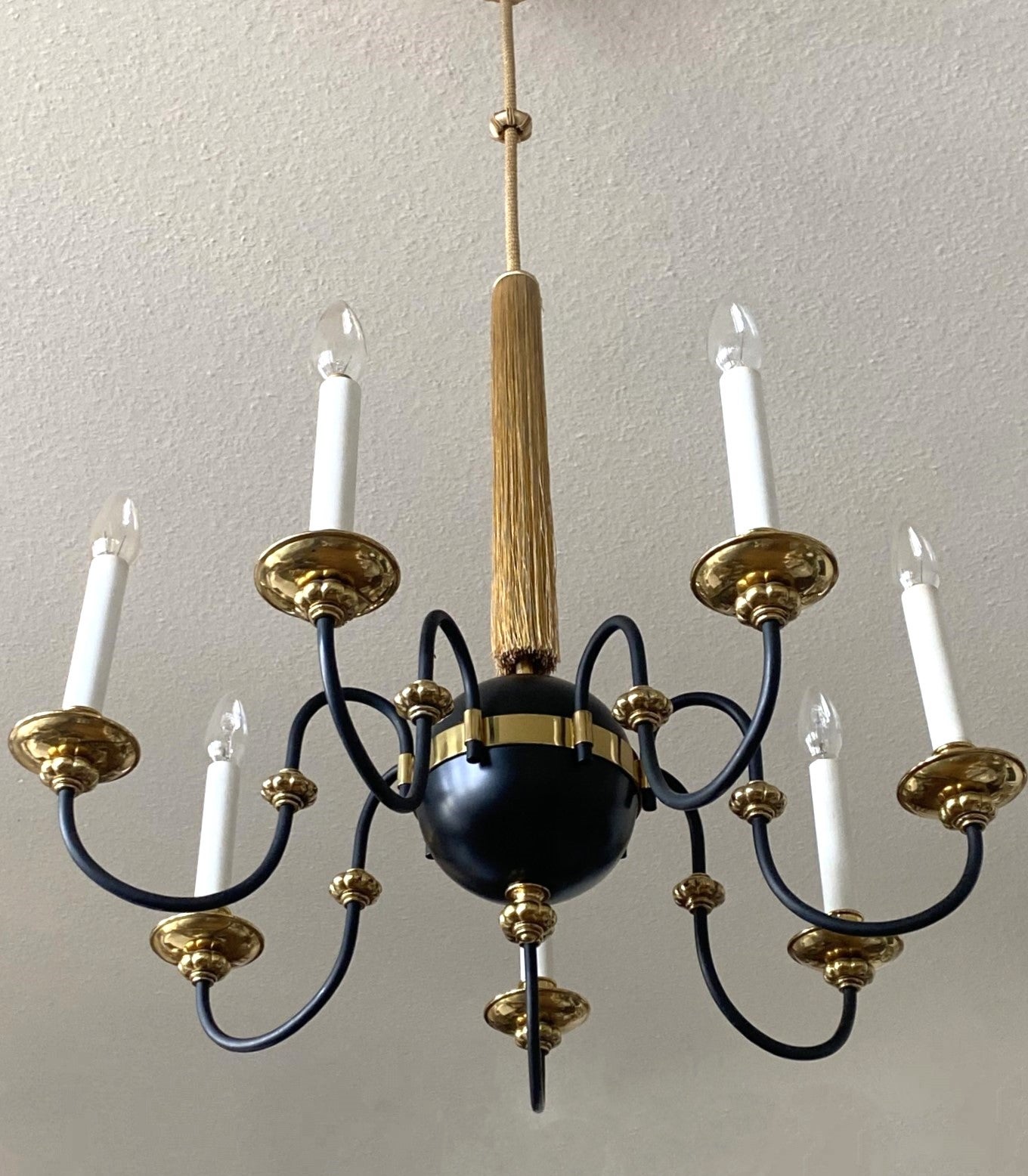 Österreichischer Messing-Seidenlüster mit sieben Lichtern, Österreich, 1930er Jahre im Angebot