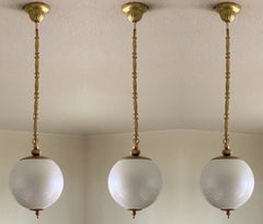 Lot de trois suspensions en verre de Murano italien et laiton, finition « Pearl Optic », années 1960