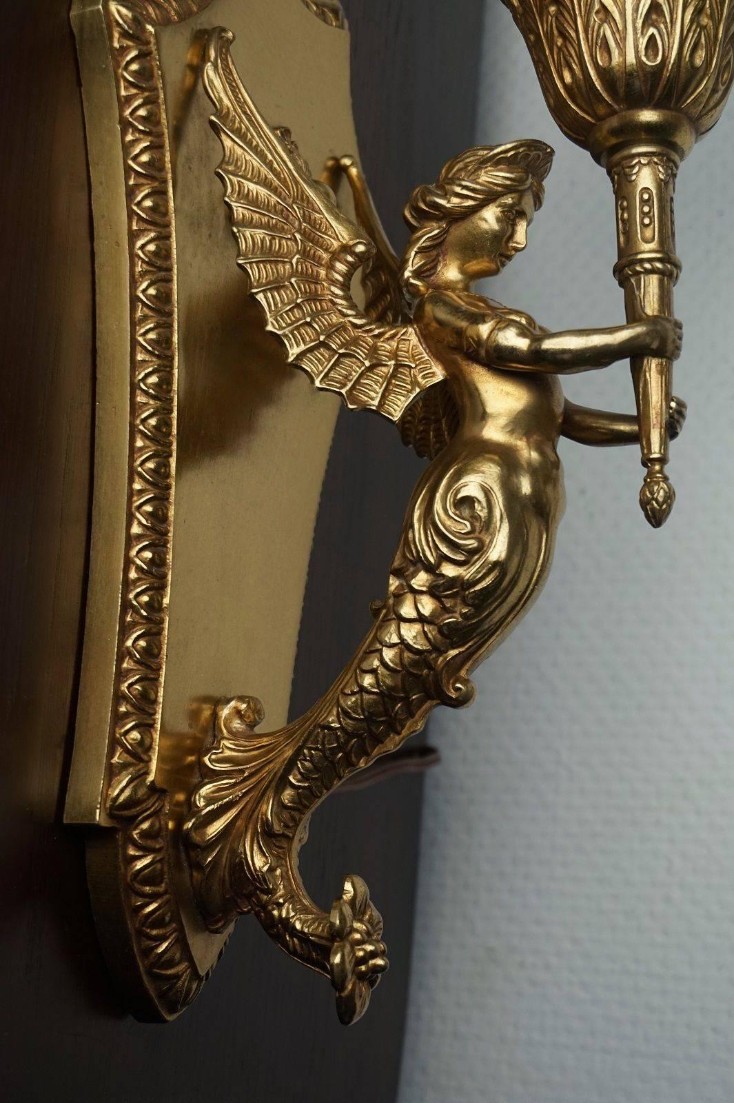 19th Century French Empire Winged Figural Wall Sconce Candelabra Bronze Glass In Good Condition In Frankfurt am Main, DE