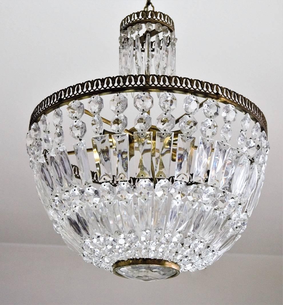 Midcentury French Cut Crystal Corbeille Style Five-Light Chandelier In Good Condition In Frankfurt am Main, DE