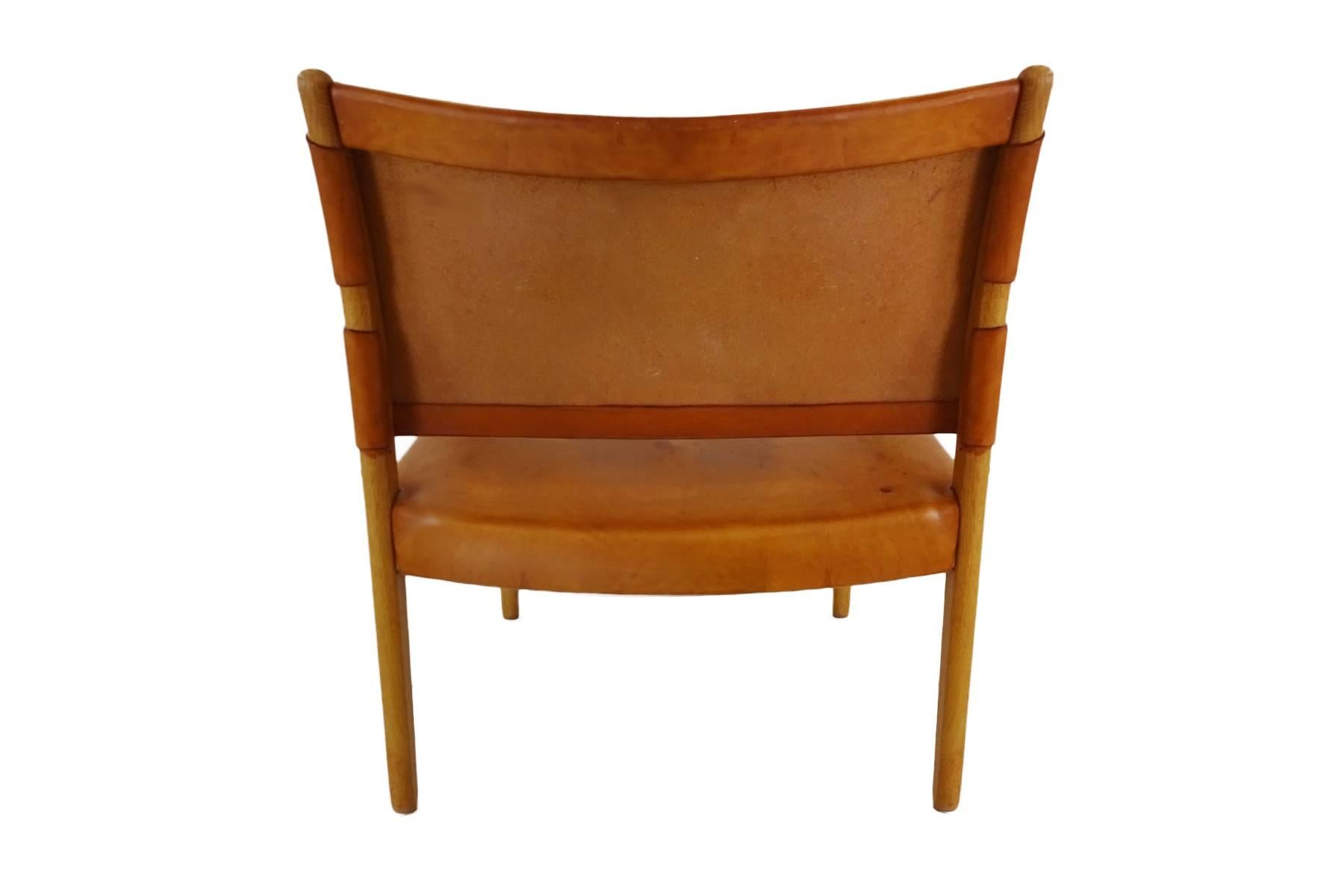 1950s Midcentury Per-Olof Scotte Premiär Leather Easy Chair In Distressed Condition In Newbury, Berkshire