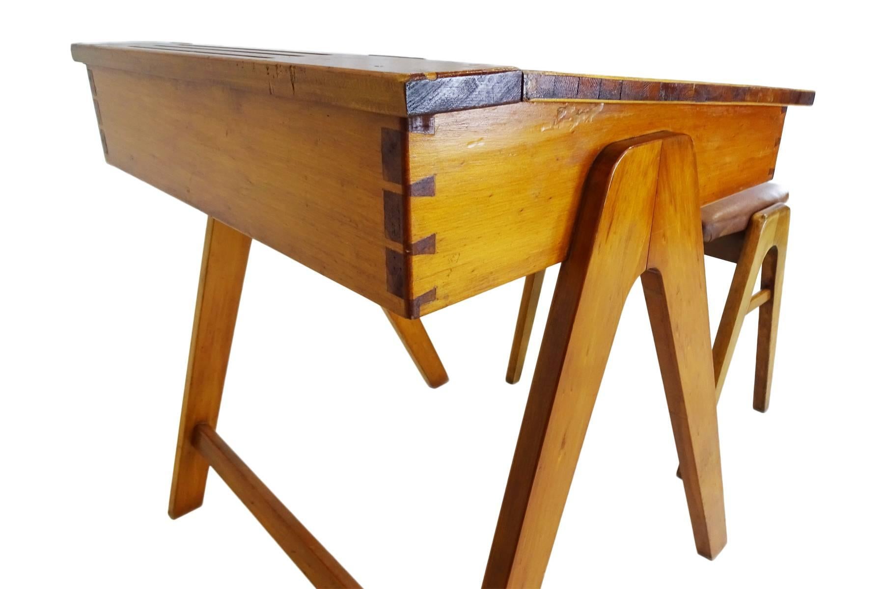 English 1950s Robin Day for Hille Art Student Desk and Accompanying Stool For Sale
