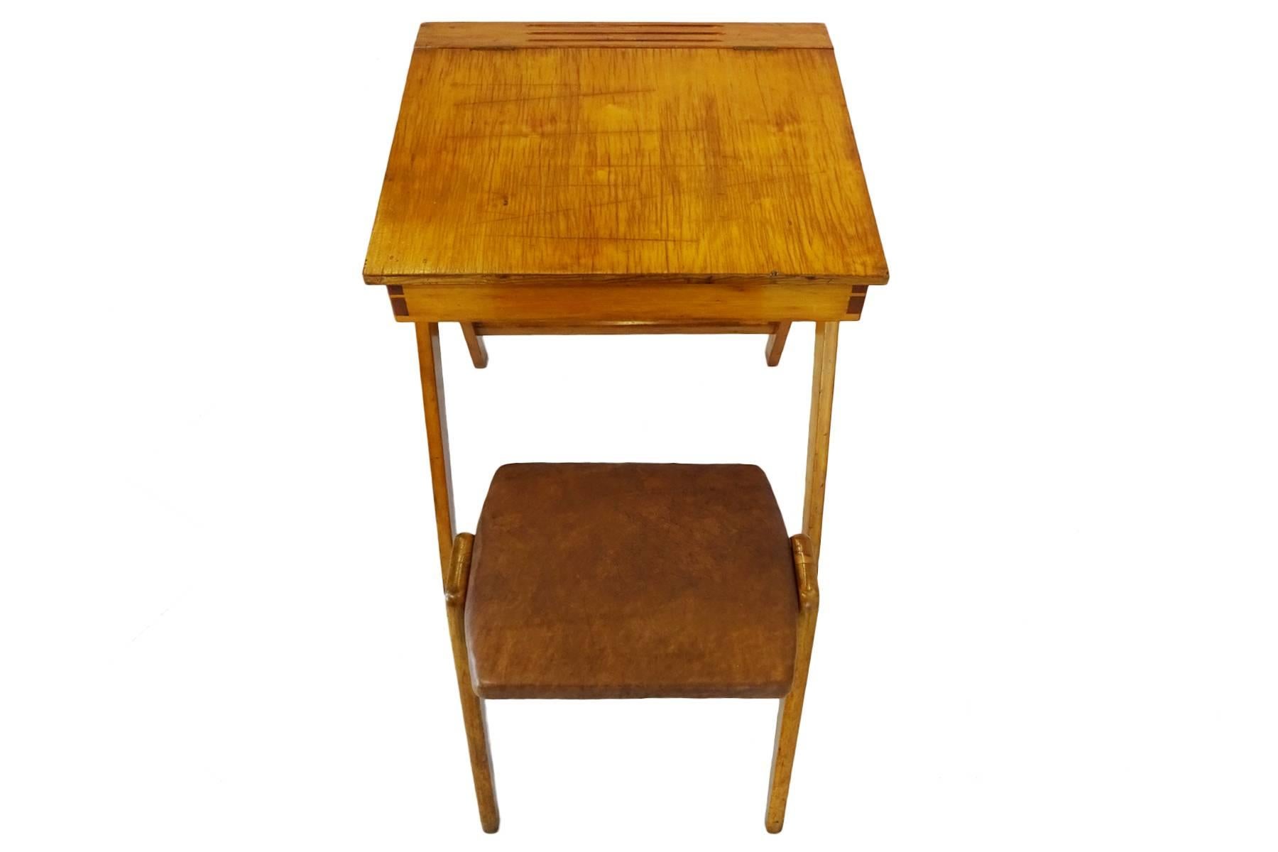Mid-Century Modern 1950s Robin Day for Hille Art Student Desk and Accompanying Stool For Sale