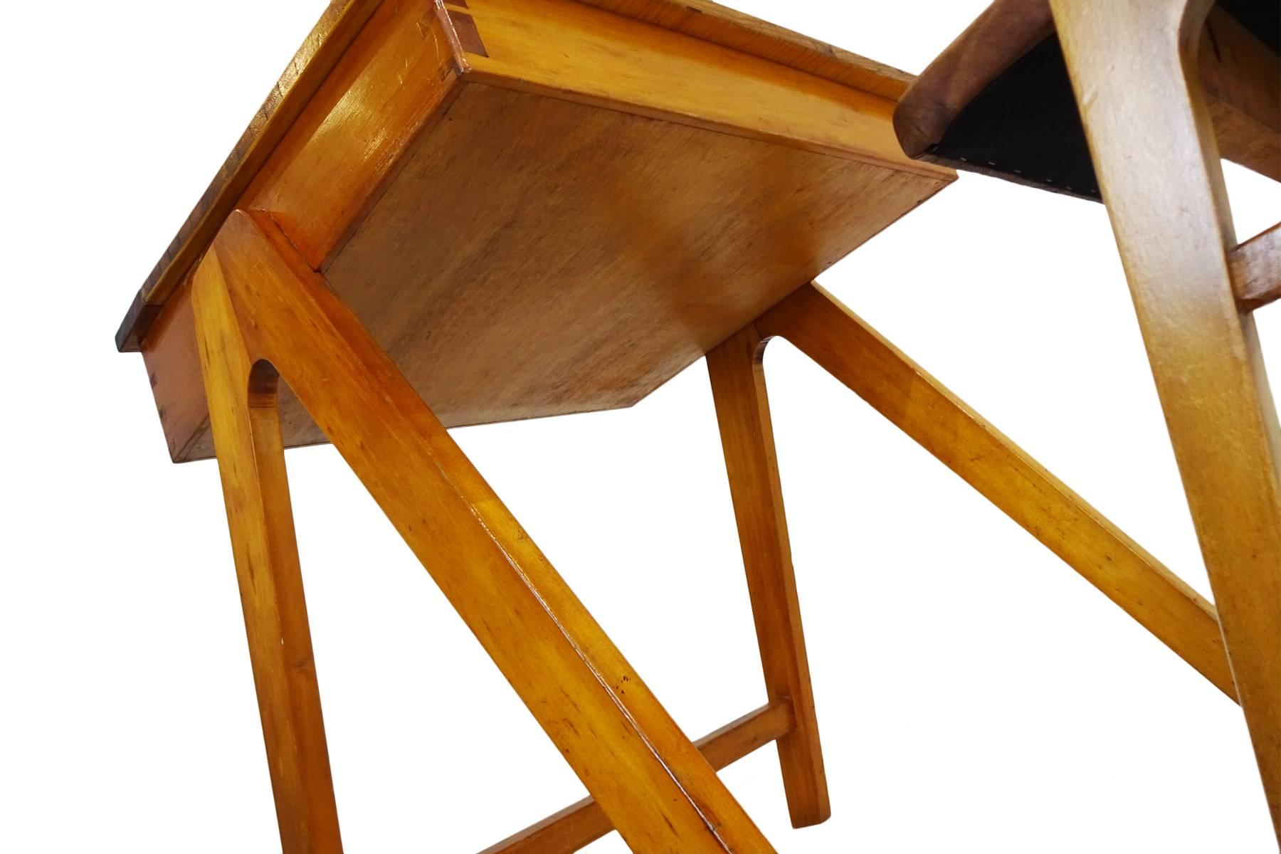 Mid-20th Century 1950s Robin Day for Hille Art Student Desk and Accompanying Stool For Sale