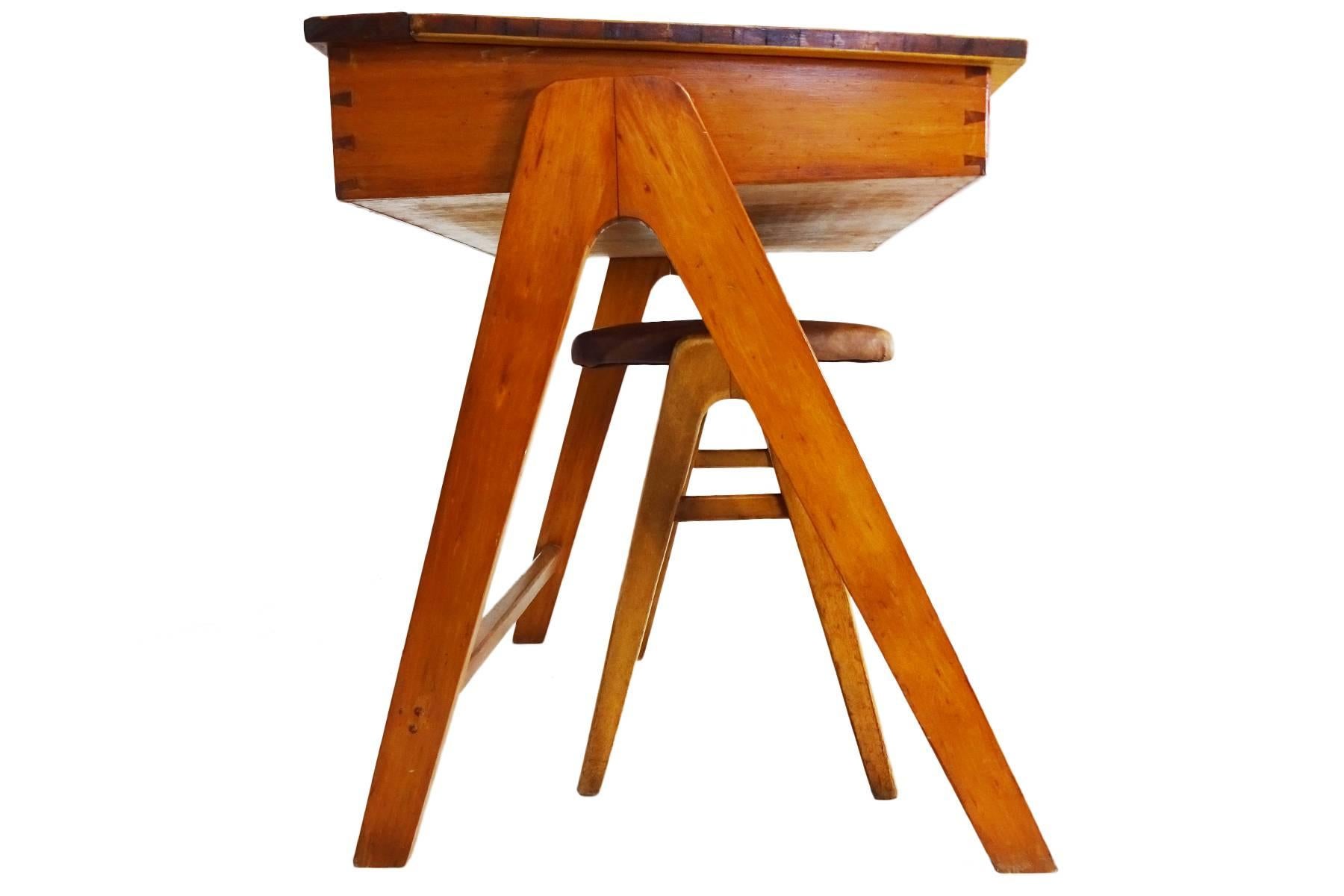 Beech 1950s Robin Day for Hille Art Student Desk and Accompanying Stool For Sale