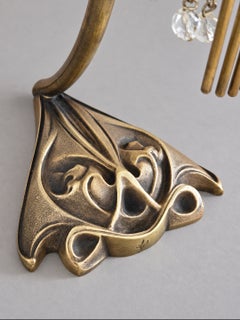 Ancienne lampe de table Art nouveau inspirée d'Hector Guimard, avec cabochon en verre bleu