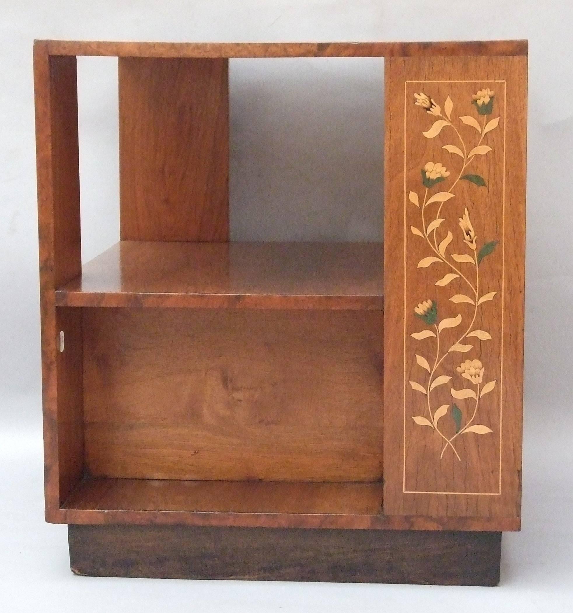 Marquetry Floral Booktable Burr Walnut In Good Condition For Sale In London, GB