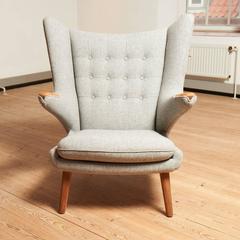 Hans J. Wegner AP19 Papa Bear Chair
