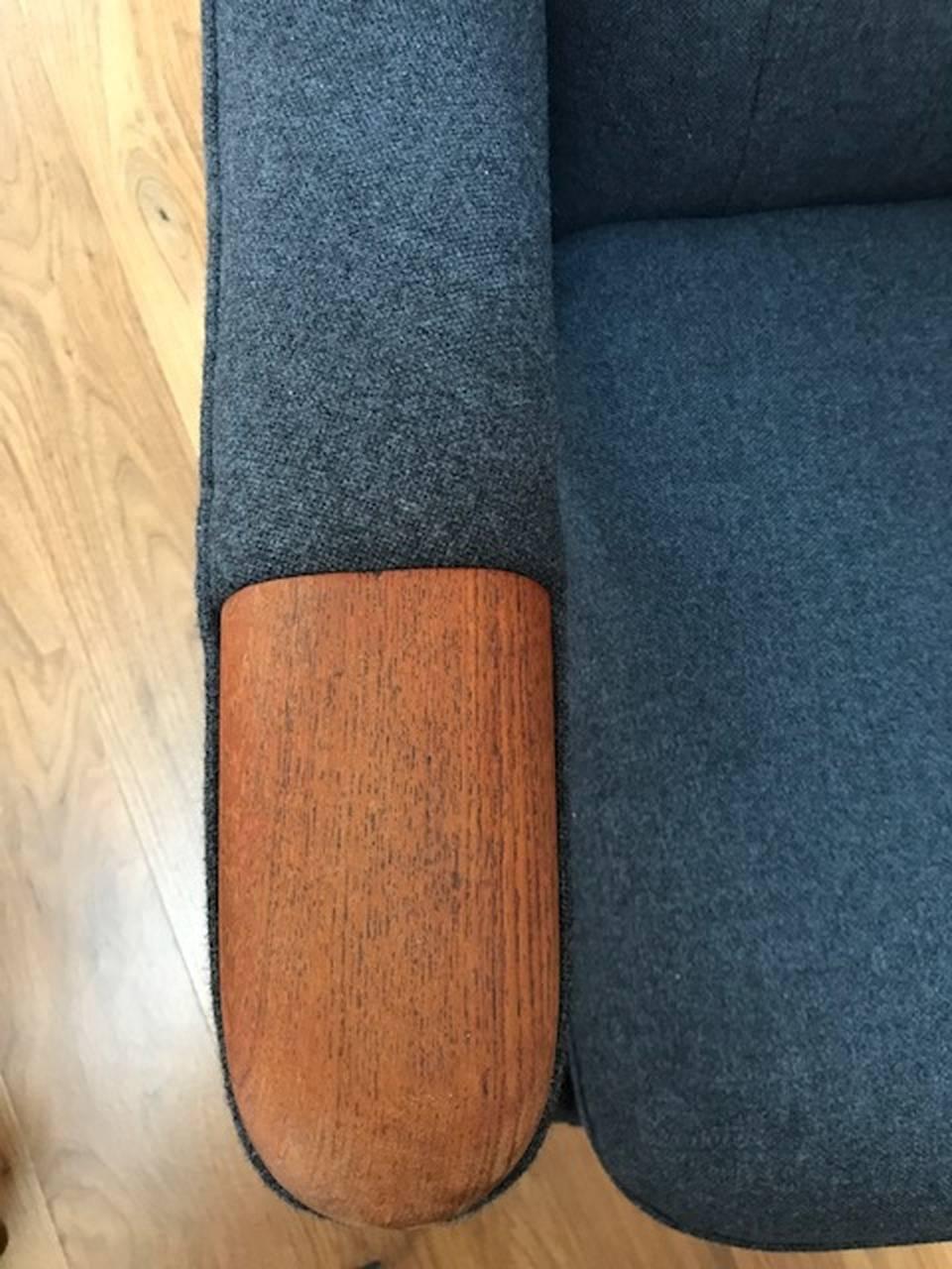 Hans J. Wegner AP19 Papa Bear Chair In Excellent Condition For Sale In Naestved, DK