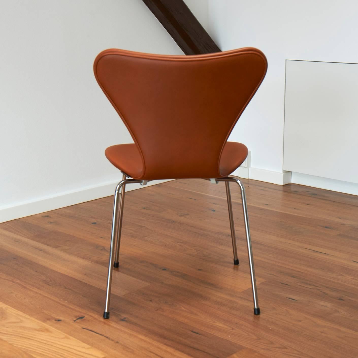 Danish Six Pieces of Arne Jacobsen 3107 Chairs For Sale