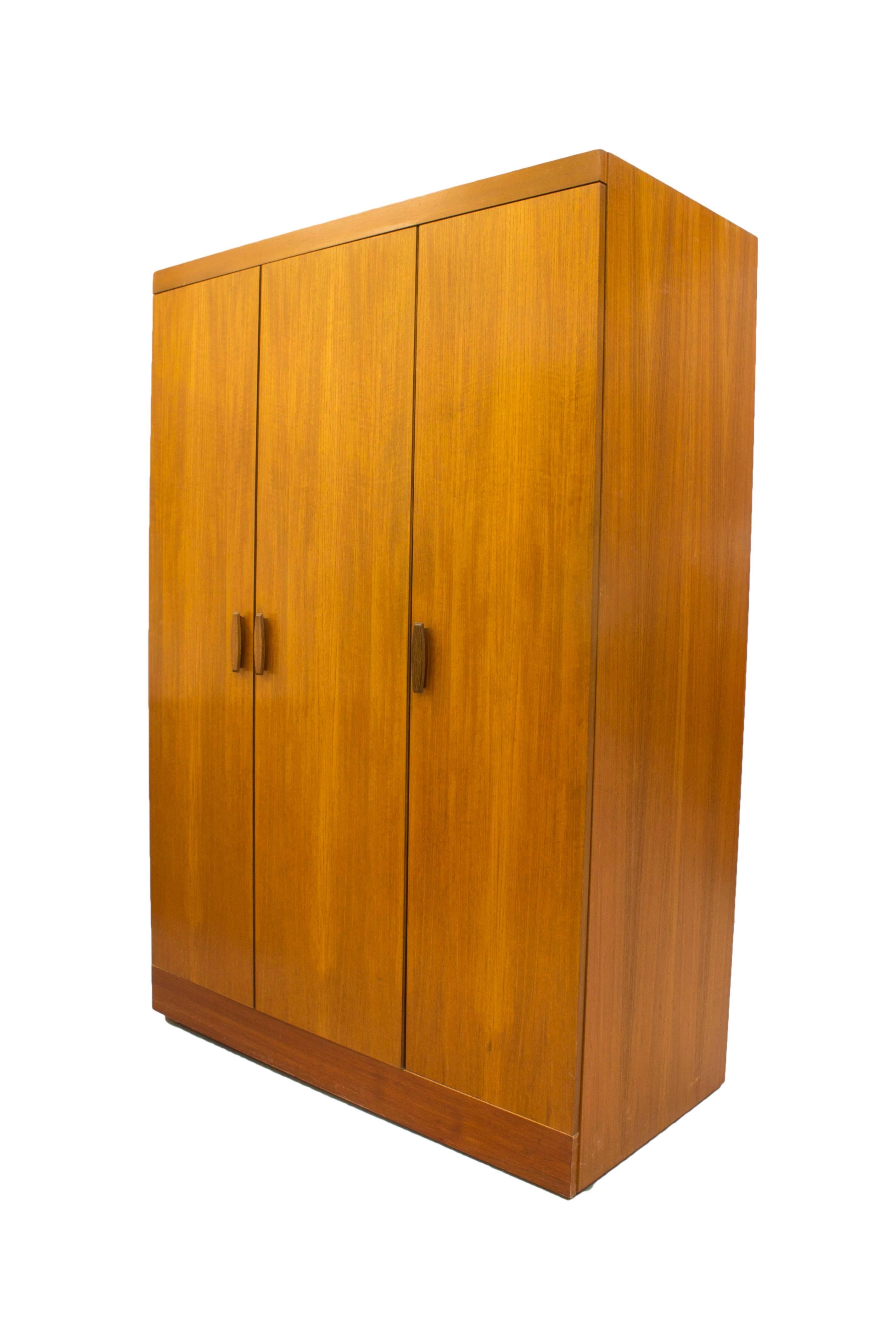 G Plan E Gomme Quadrille Wardrobe 1960 Mid-Century Bedroom In Excellent Condition For Sale In Greater Manchester, GB