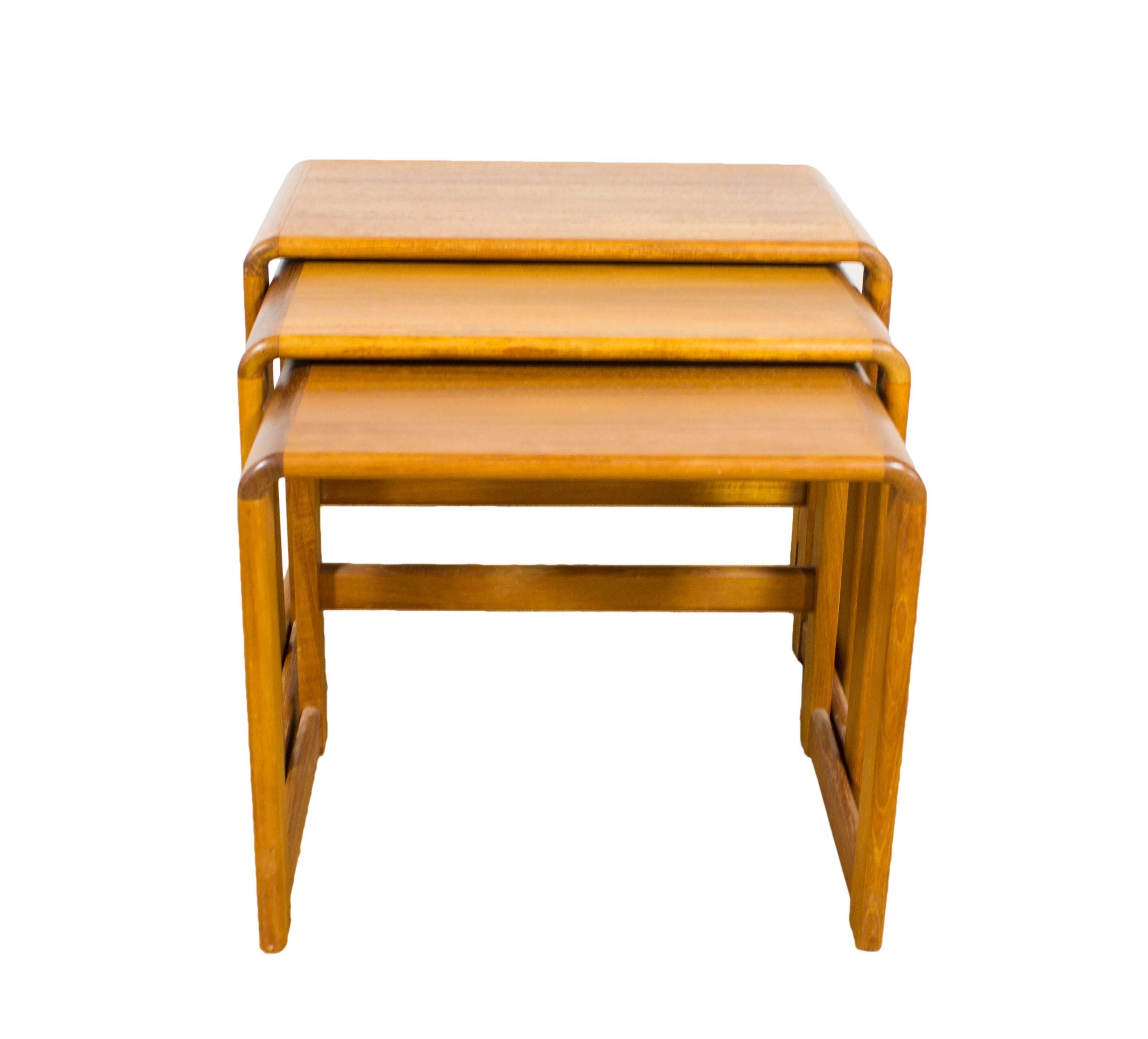 The British Mid-Century movement brought style, quality and choice to the market with large numbers of new and exciting designers and manufacturers emerging.

With a keen eye for detail and solid strong lines, Beithcraft Ltd of Beith, Scotland,