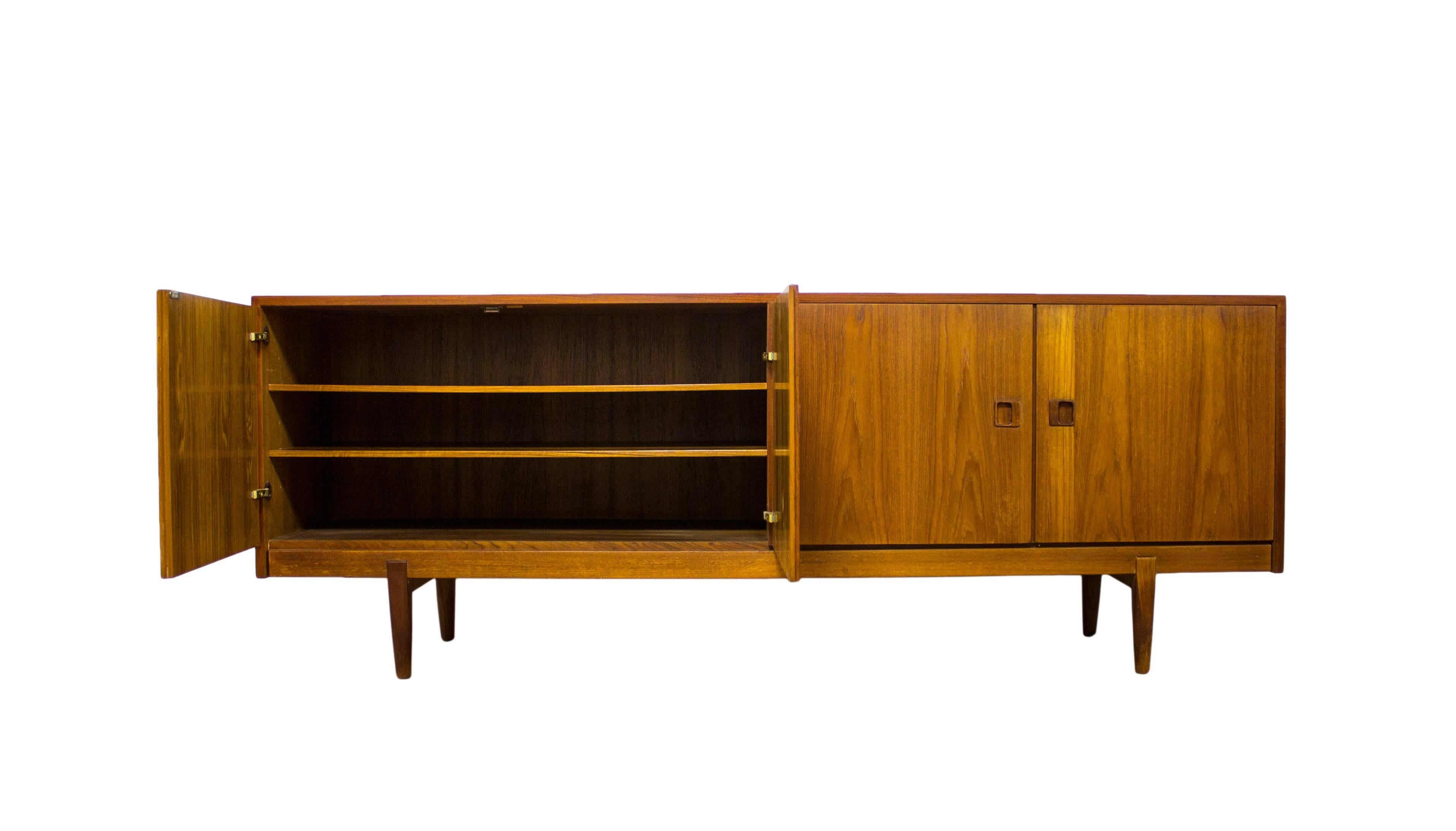 When it comes to innovative design, the Mid-Century era was dominated by the highly talented Danish designers whose skills and eye for detail produced some of the finest furniture which is still in high demand to this day.

This beautiful