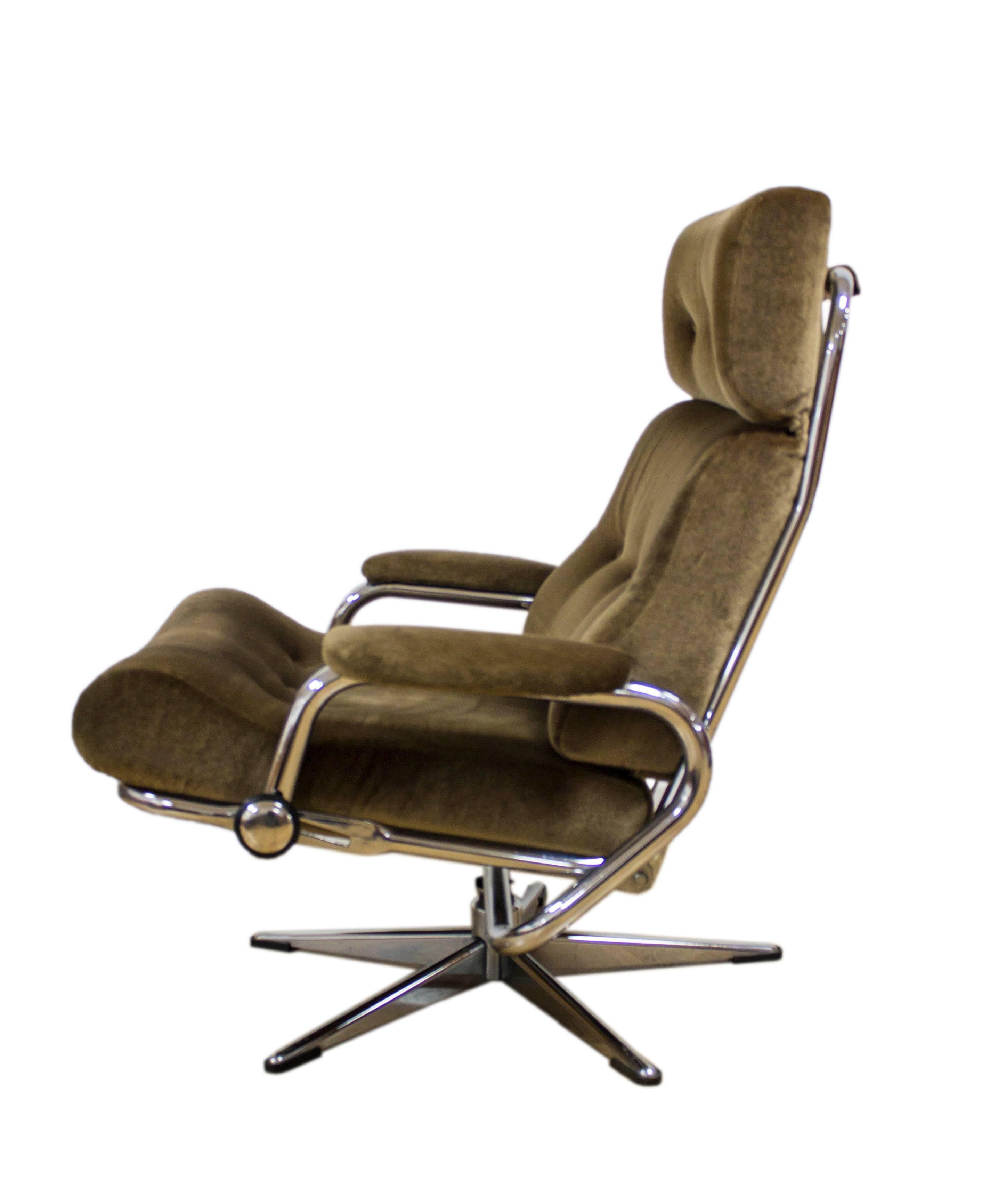 Danish Design Chrome and Fabric Recliner Armchairs Retro G Plan Eames Era In Excellent Condition For Sale In Greater Manchester, GB