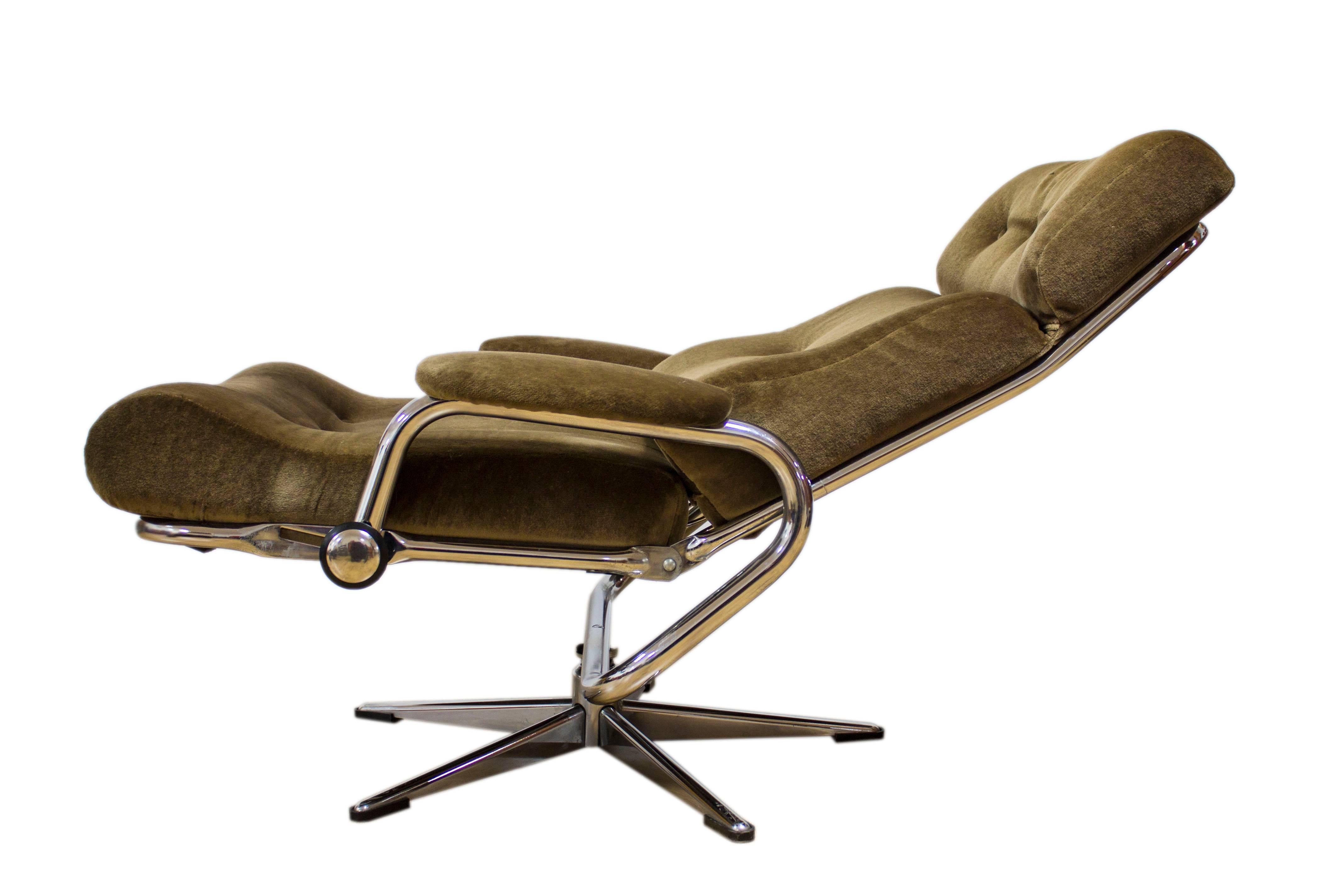20th Century Danish Design Chrome and Fabric Recliner Armchairs Retro G Plan Eames Era For Sale