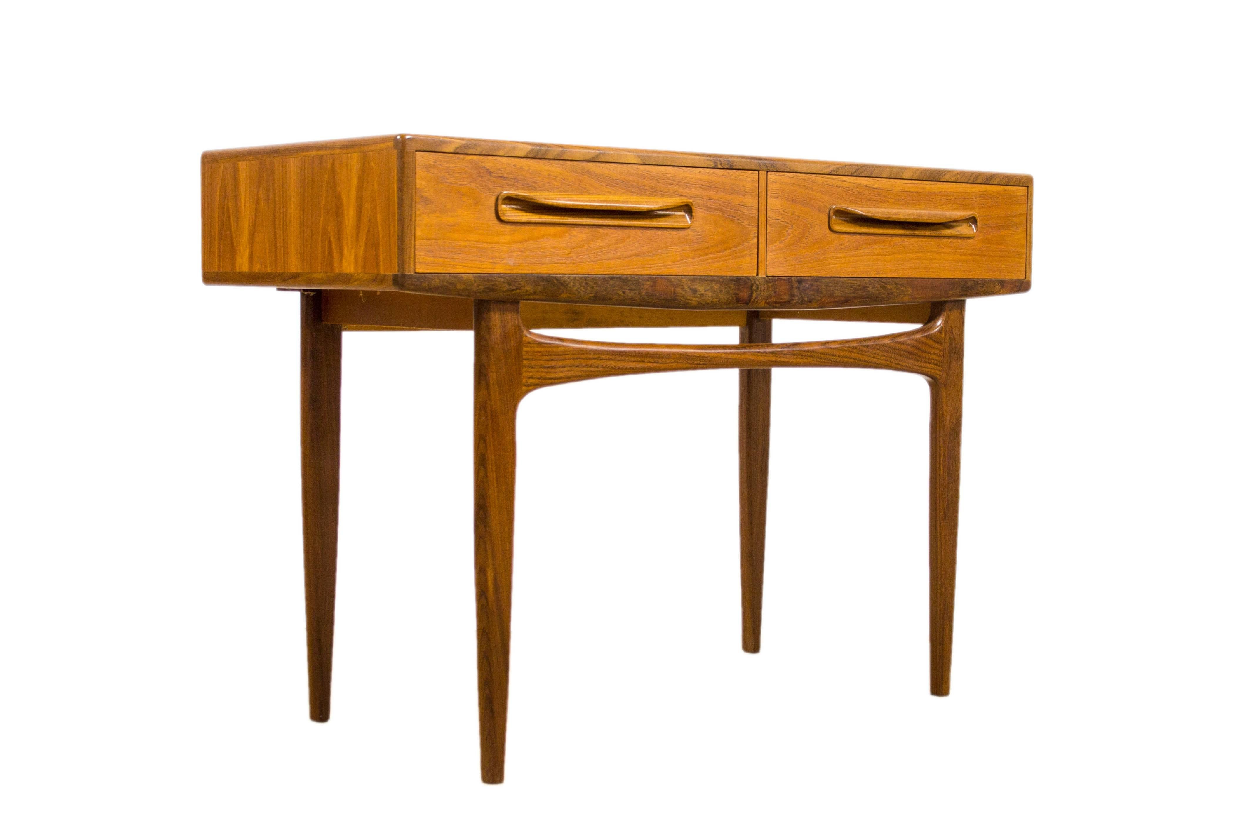 g plan console table