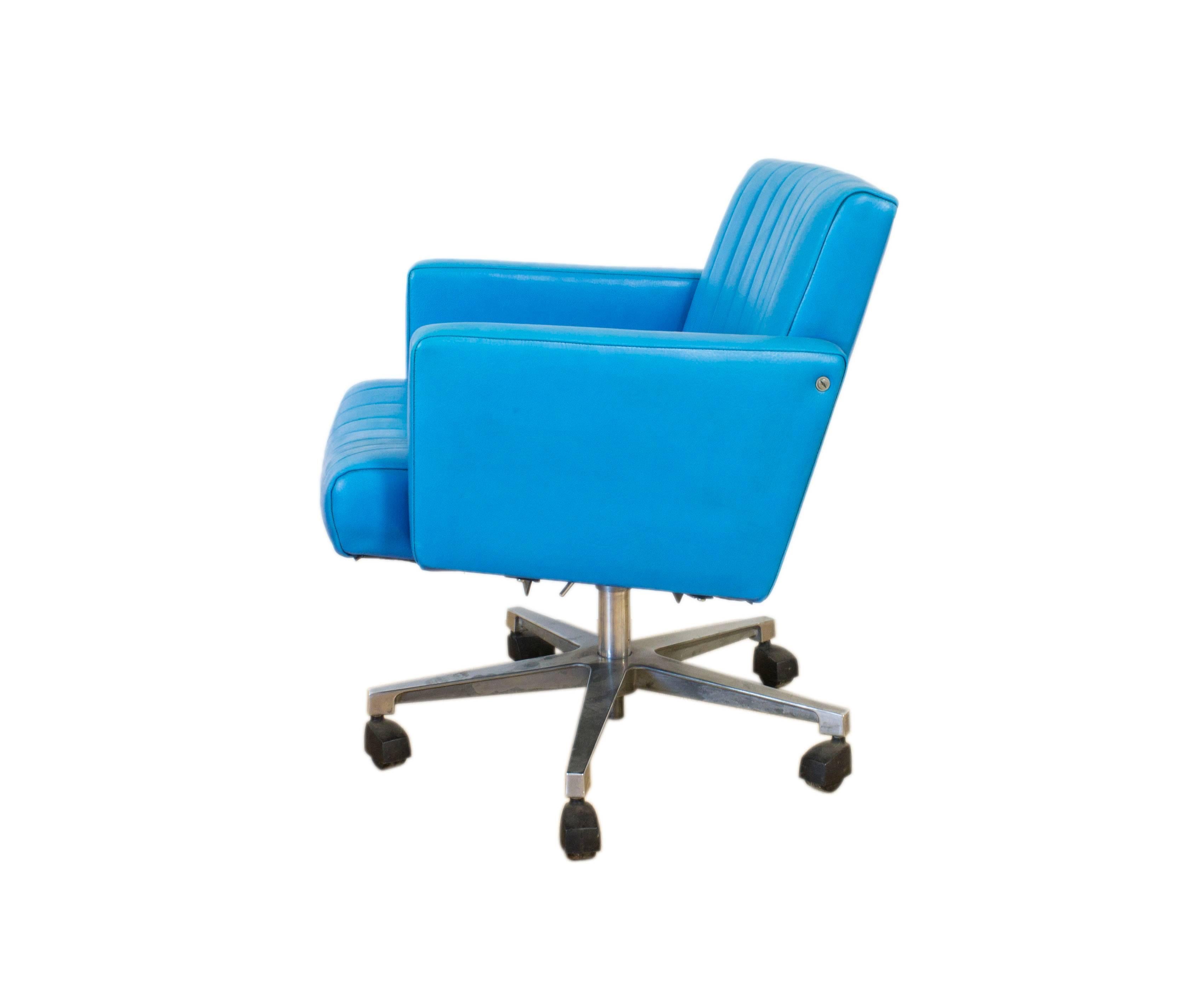 Mid-Century Modern Turquoise Leather Swivel Armchair Desk Chair Retro G Plan Eames Era For Sale