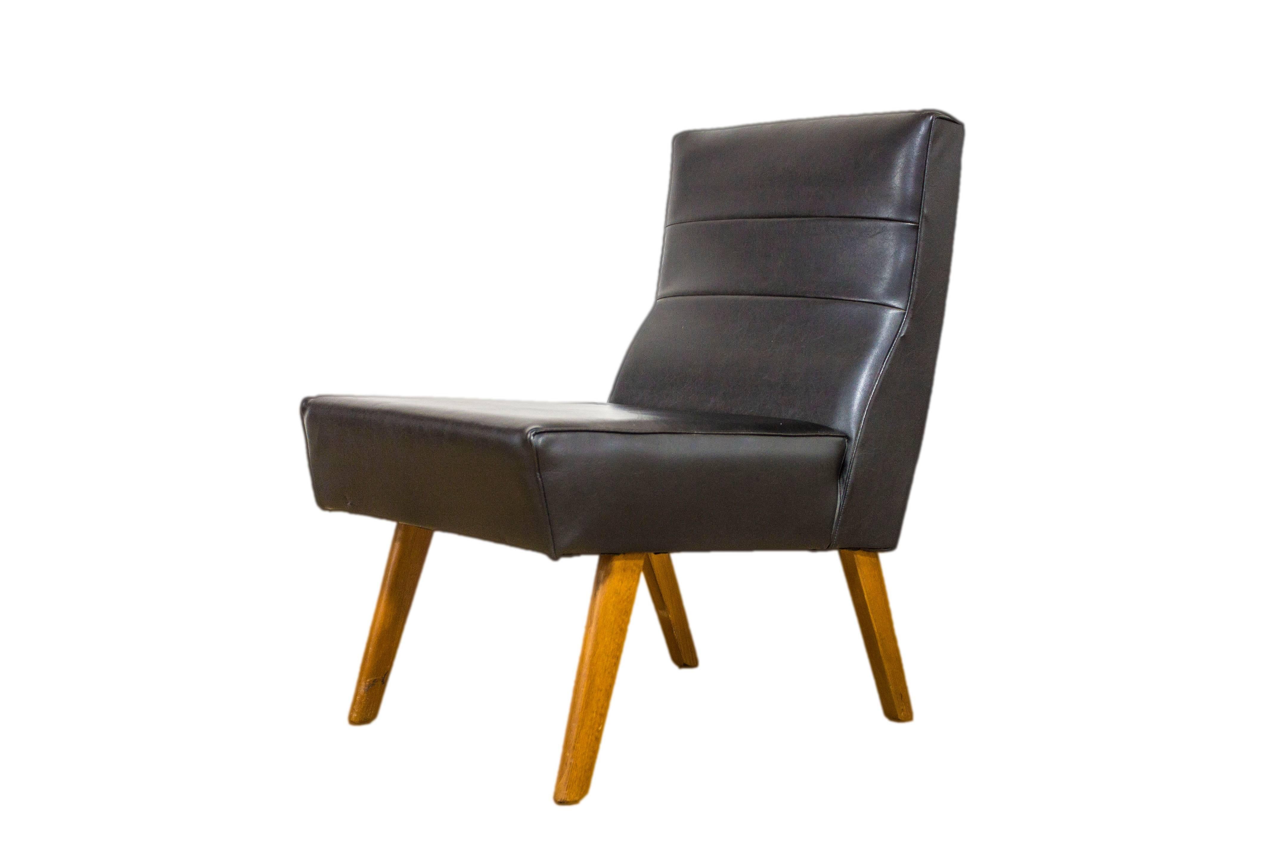 Mid-Century Modern Danish Teak and Black Vinyl Lounge Chair Retro Eames G Plan Era For Sale