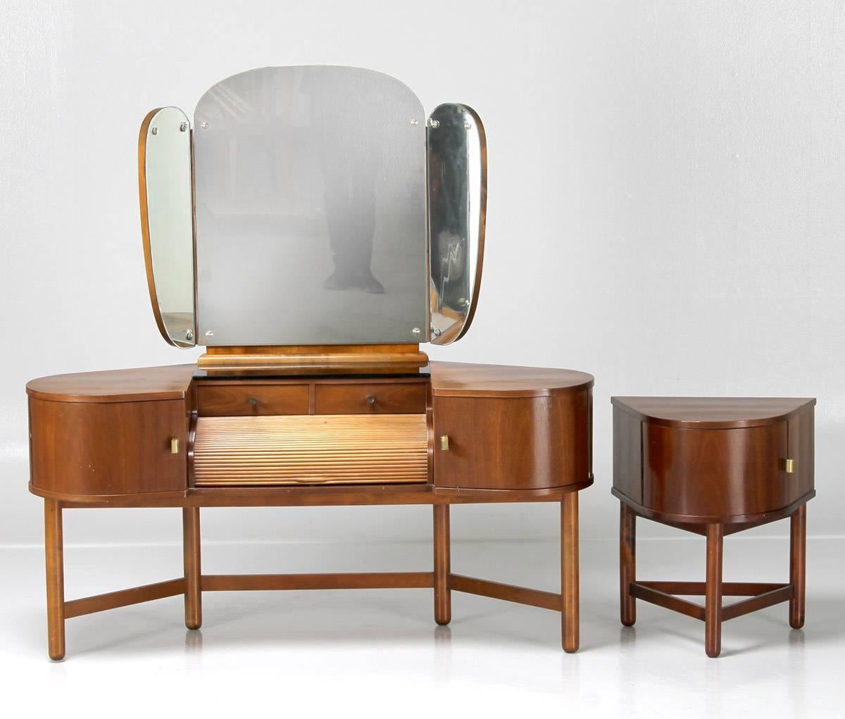 Scandinavian Modern 1930s Angle Vanity Table and Its Occasional Table by Martinus Petersen For Sale