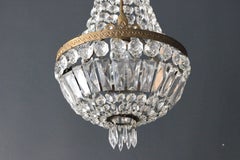 Sac a Pearl Chandelier Crystal Hall