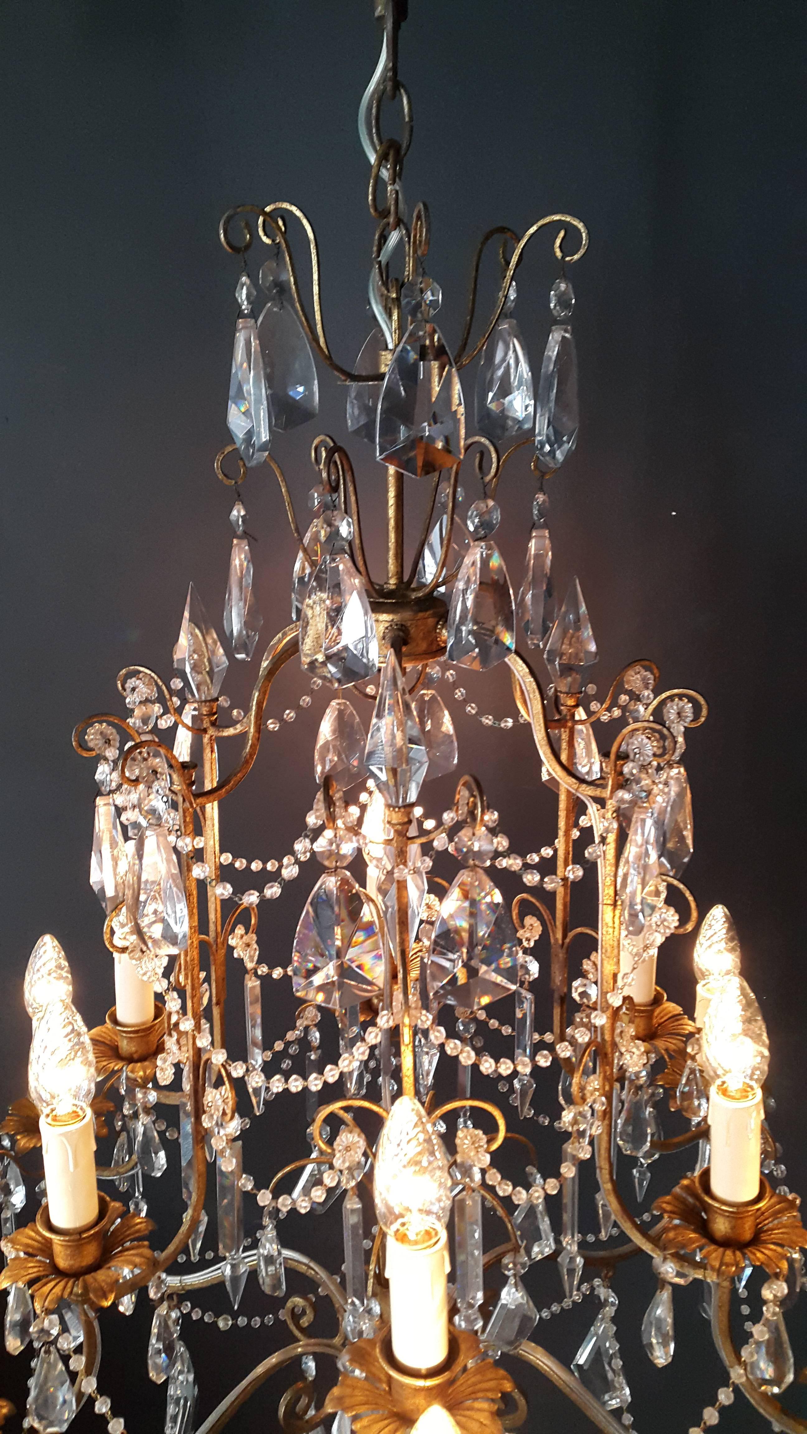 Product information

Total height: 110cm height without chain: 93cm diameter: 70cm weight (approximately): 13kg

Number of lights: 12 light bulb sockets: E14.



Total length variable.

Chandelier works Worldwide.