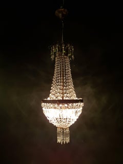 Sac a Pearl Chandelier Crystal Hall