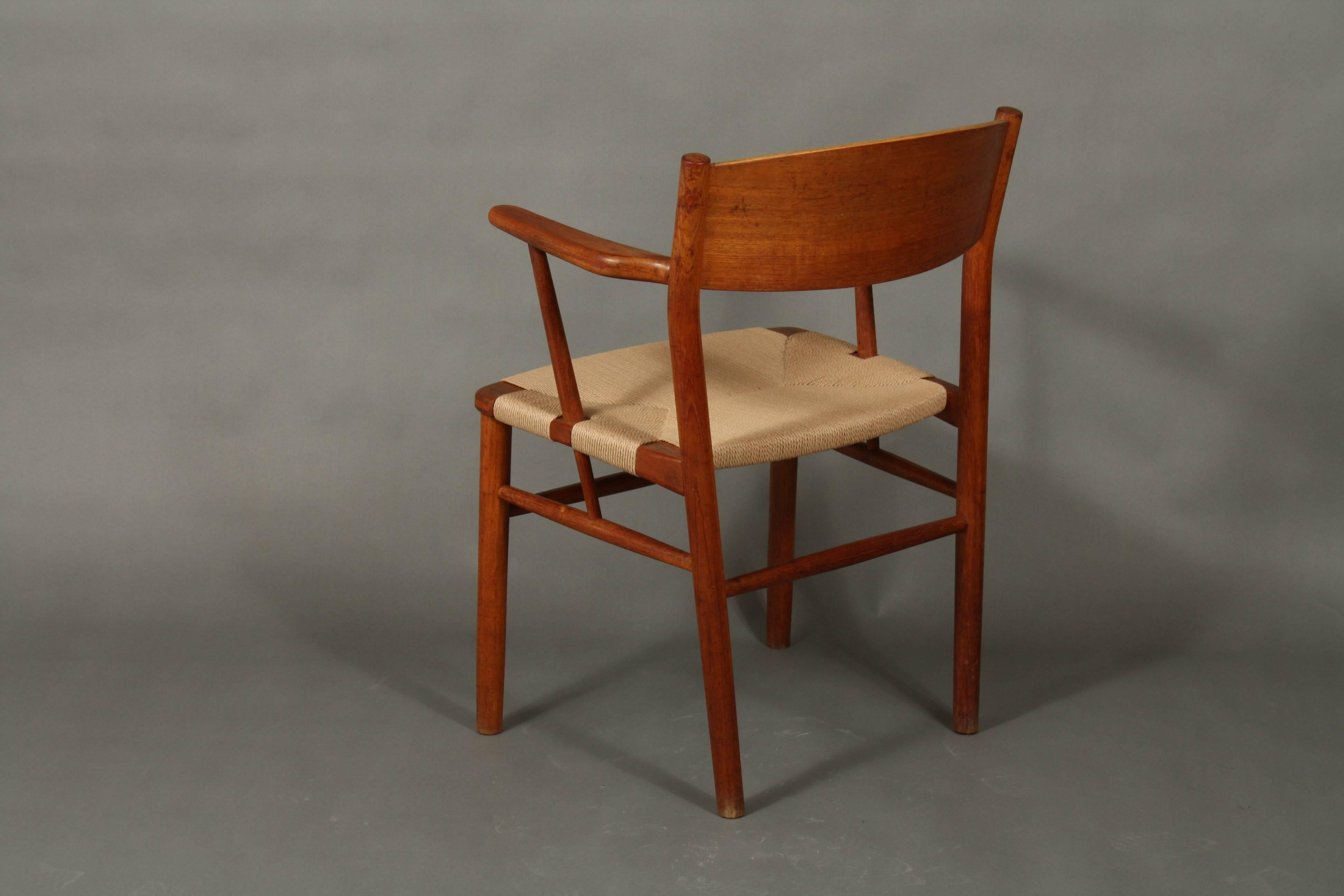Børge Mogensen Model 538 Dining Chair Teak, Restored with New Woven Seats In Good Condition In Faarevejle, DK
