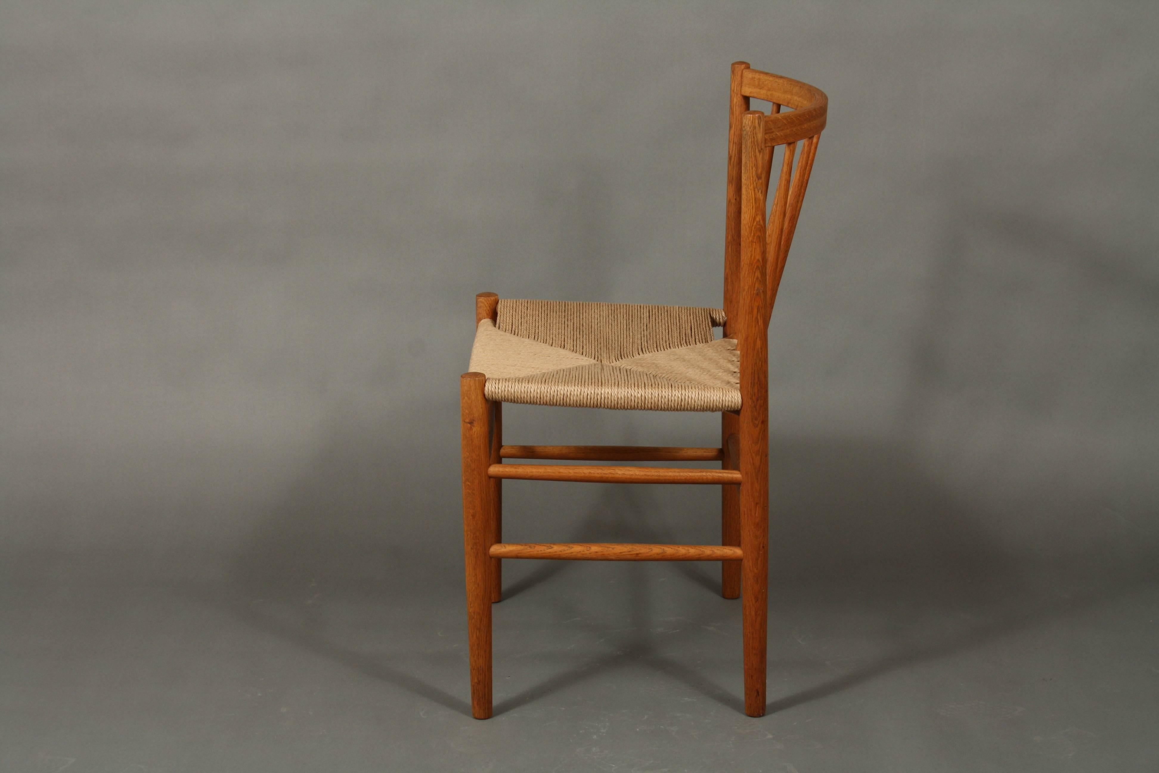 Mid-Century Jørgen Bækmark Dining Chairs, Model J80 in Oak and Paper Cord In Good Condition In Faarevejle, DK